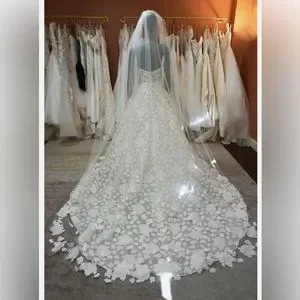 Amsale Devon Veil Amsale Devon - Size 12 – Luxe Redux Bridal main image 3